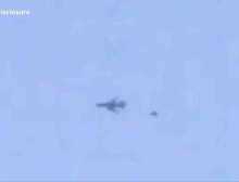 新墨西哥州一名警长拍摄到三架UFO跟随飞机一起飞行 2021.11.23