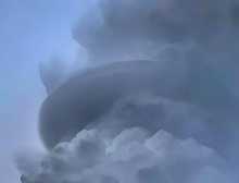 葡萄牙拍摄到的巨大飞碟云照片(2023年5月7日)