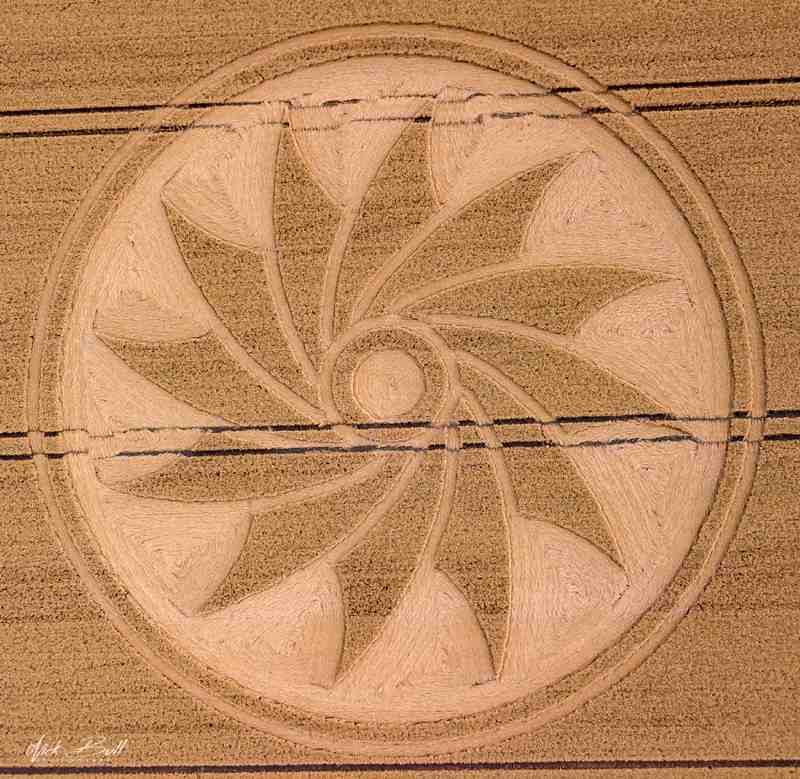 2018麦田怪圈图片