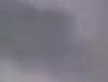 恐怖，UFO在制造闪电，能看清楚吗？(3月23日拍摄)