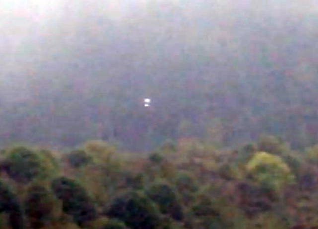 猎人在山里拍摄到的UFO