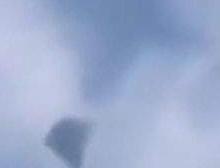 哥伦比亚麦德林市民捕获的金字塔状UFO