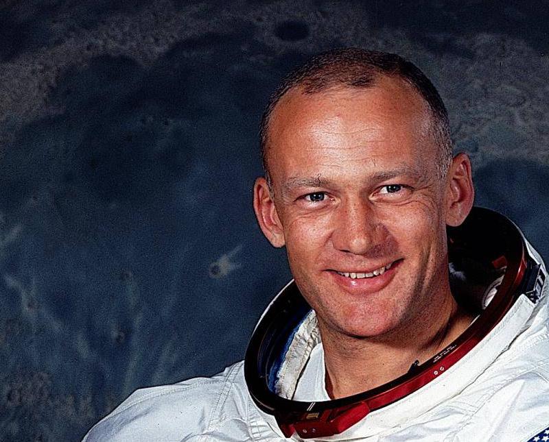 外星人研究者，登上月球的人，Buzz Aldrin