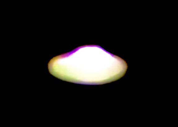 飞碟形状的UFO照片