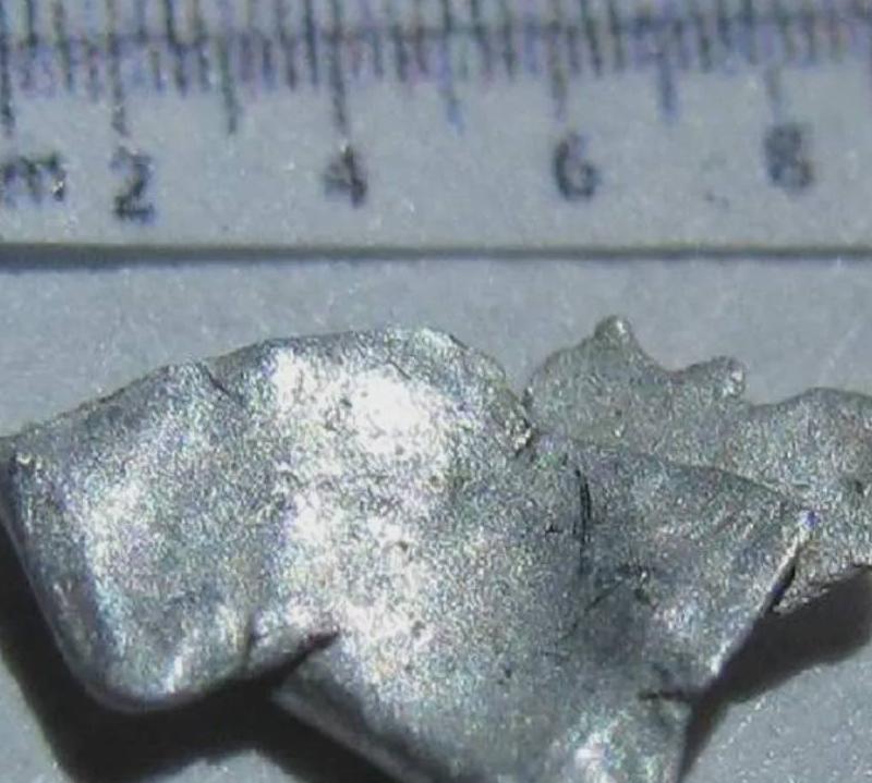 UFO坠毁时的材料