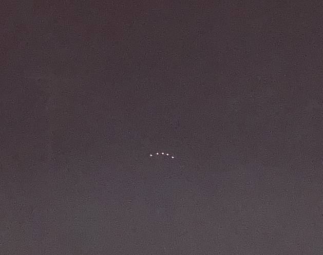 三角形UFO目击照片