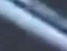 波兰上空出现的奇怪UFO划过天空
