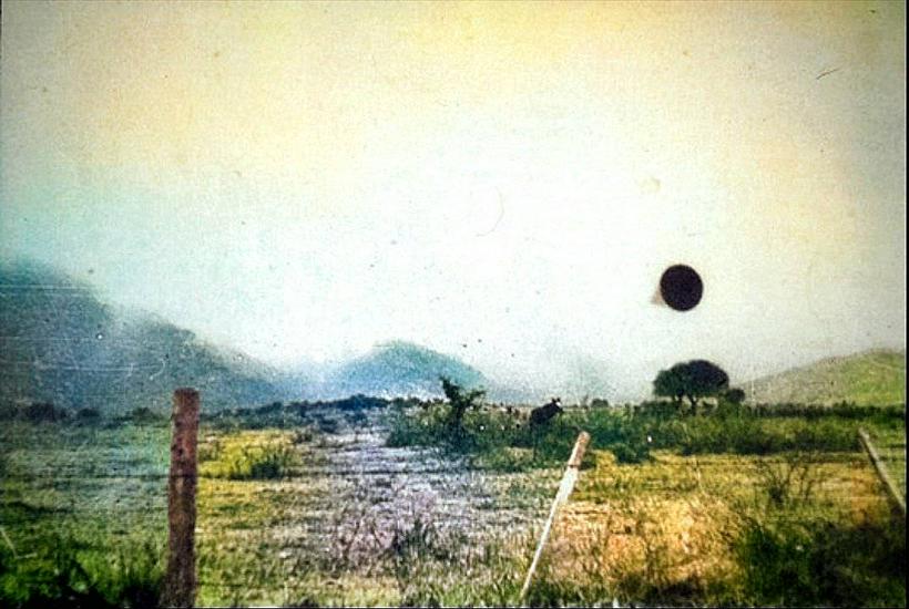1960阿根廷空军拍摄下的不明飞行物目击照片