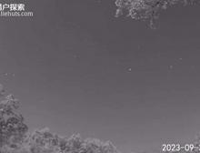ufo伪装成了星星悬停在空中