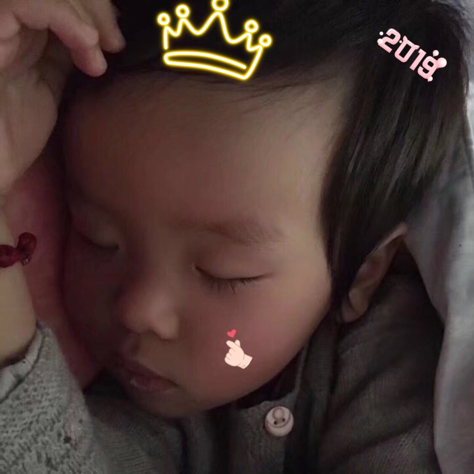 梳中分头的ikun